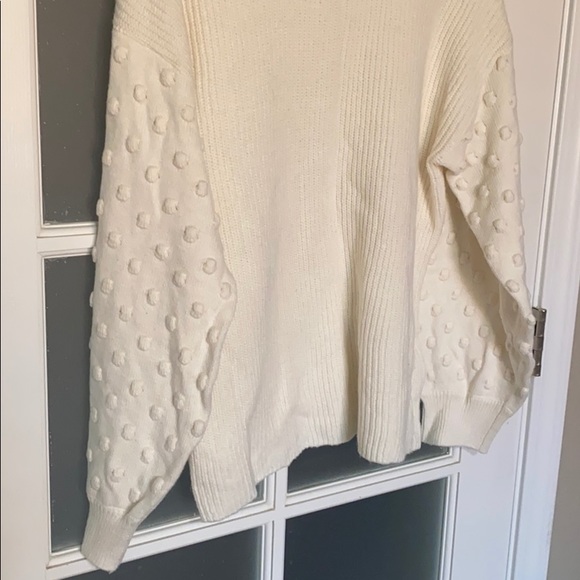 CeCe bubble sleeve sweater - Picture 2 of 6